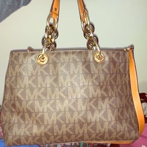 Michael kors purse